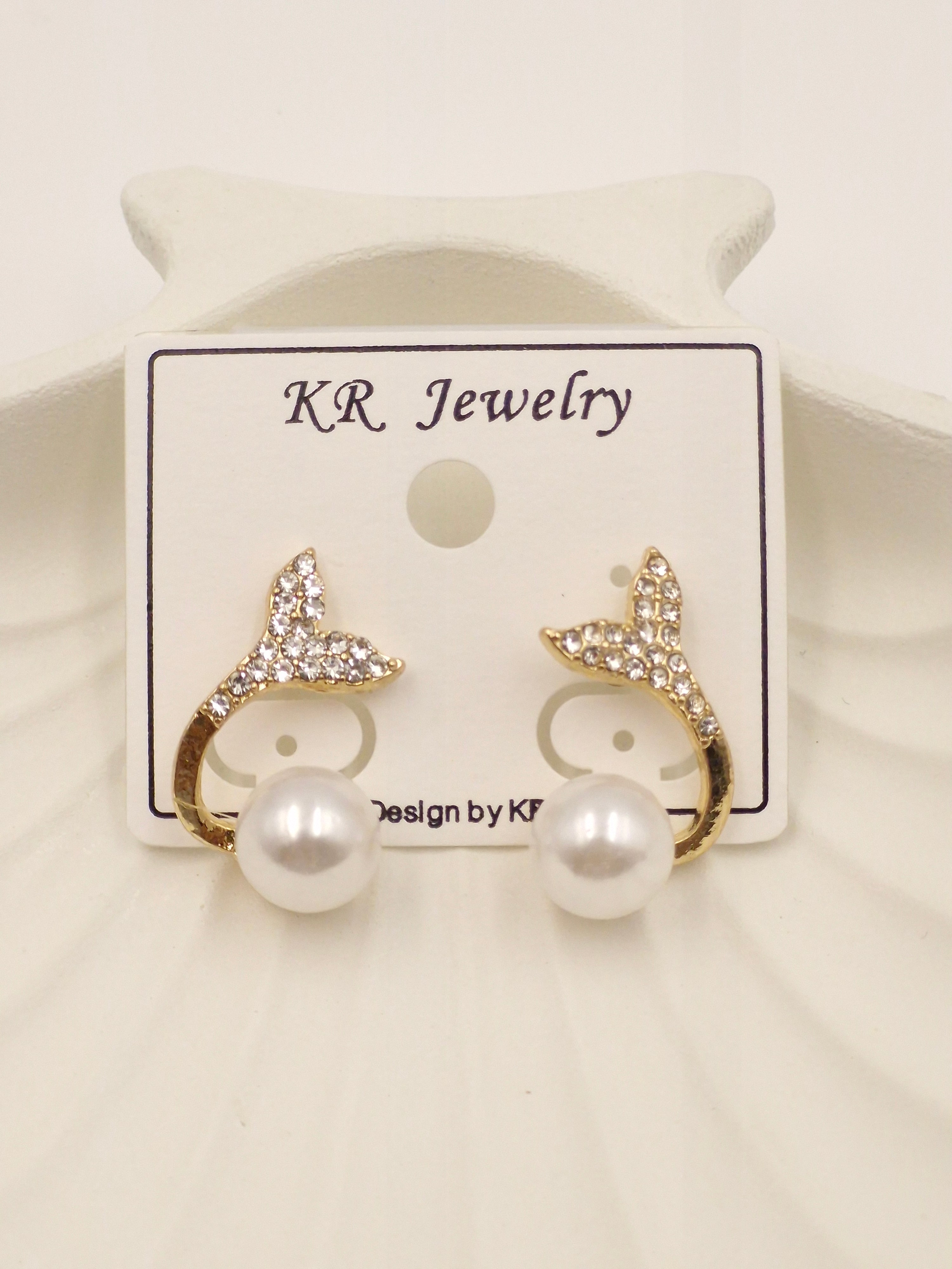Pearl & Crystal Leaf Earrings – Elegant Statement Jewelry