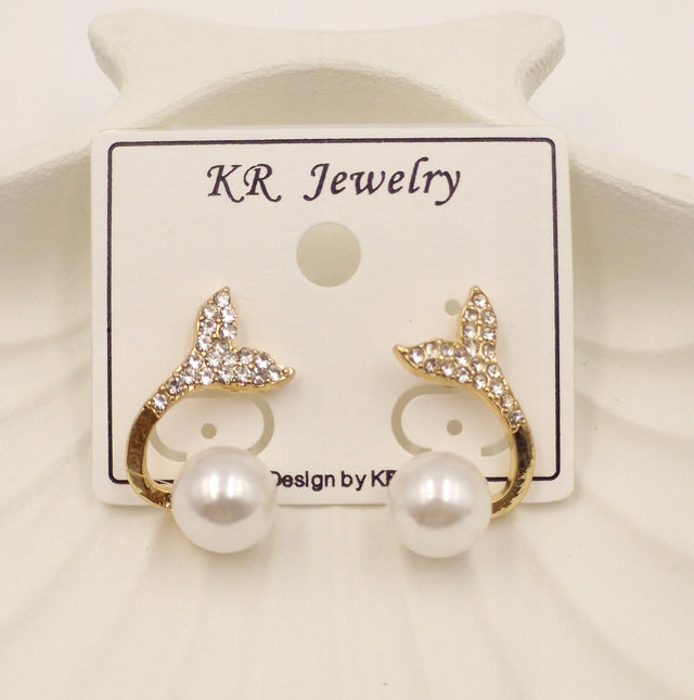 Pearl & Crystal Leaf Earrings – Elegant Statement Jewelry