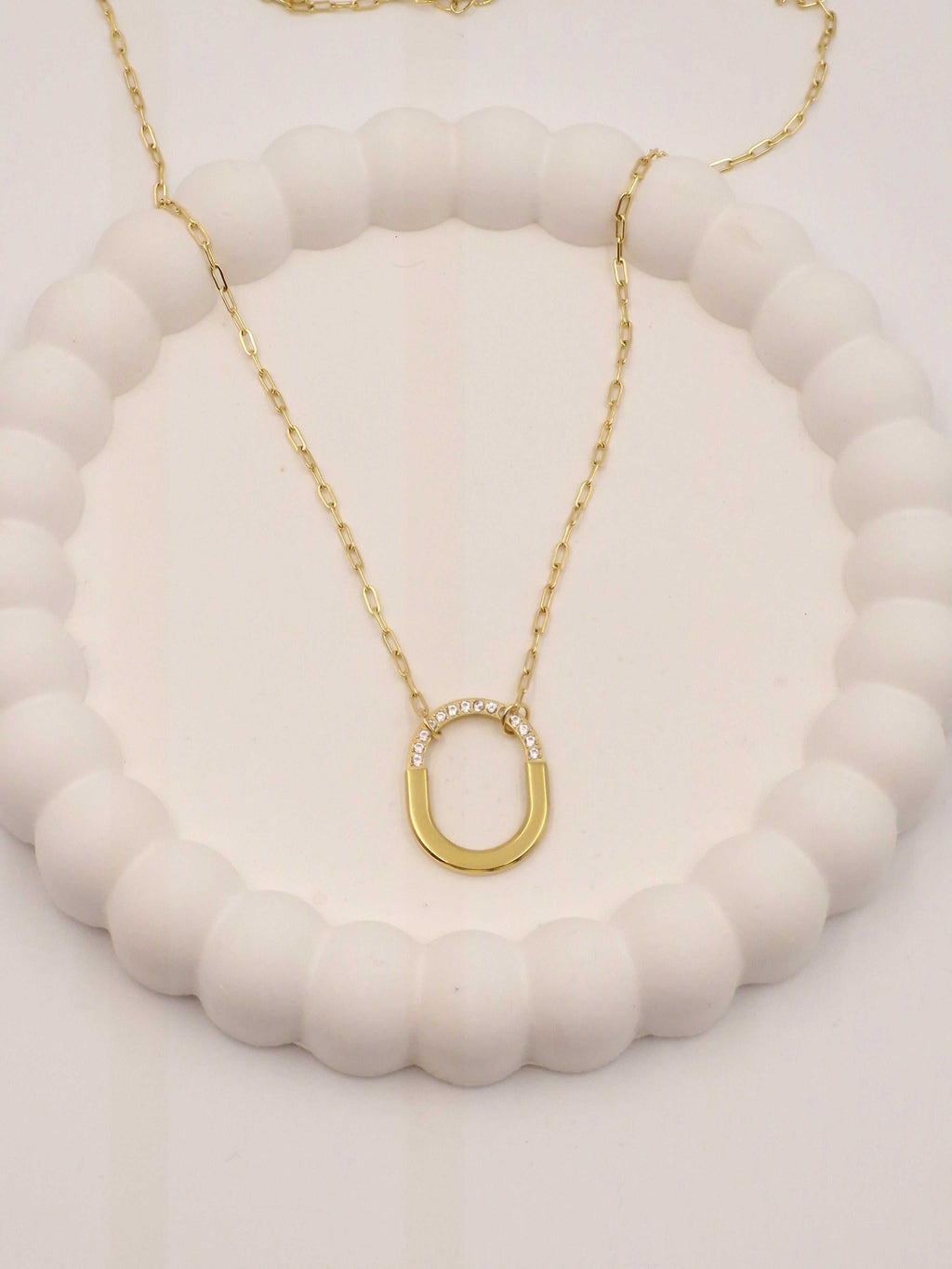 Grace Oval Pendant Necklace | Anti-Tarnish Stainless Steel 18K Gold Plated Chain