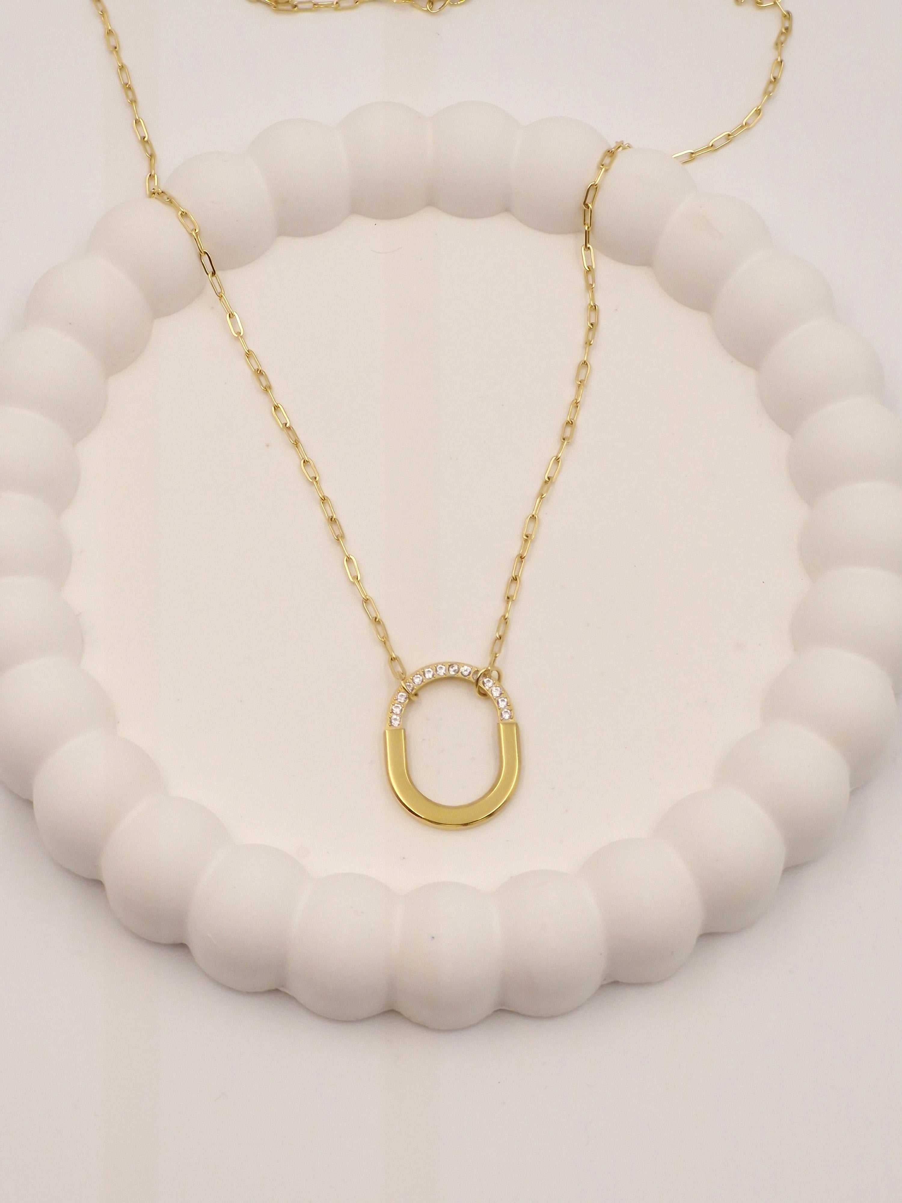 Grace Oval Pendant Necklace | Anti-Tarnish Stainless Steel 18K Gold Plated Chain
