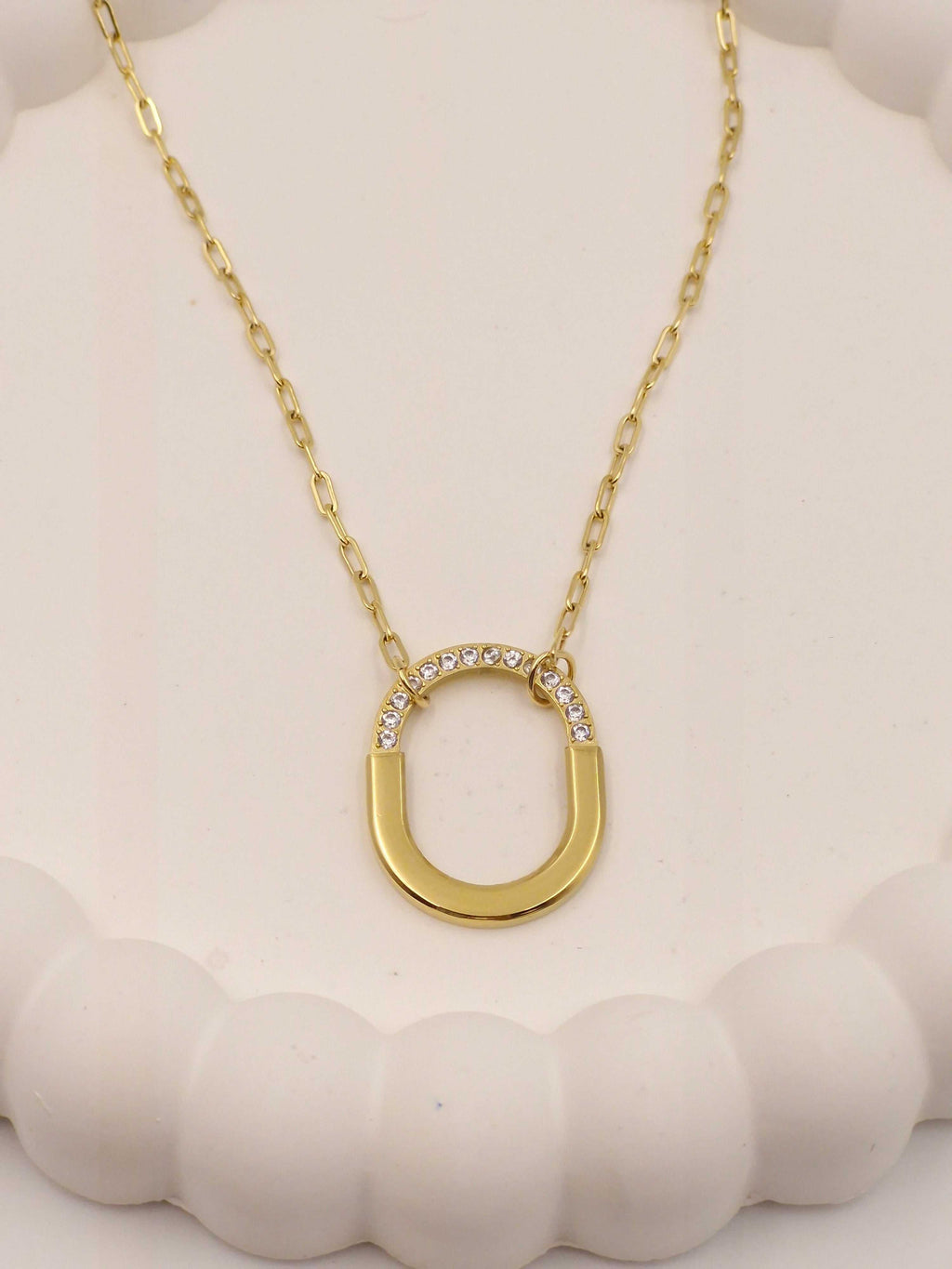 Grace Oval Pendant Necklace | Anti-Tarnish Stainless Steel 18K Gold Plated Chain