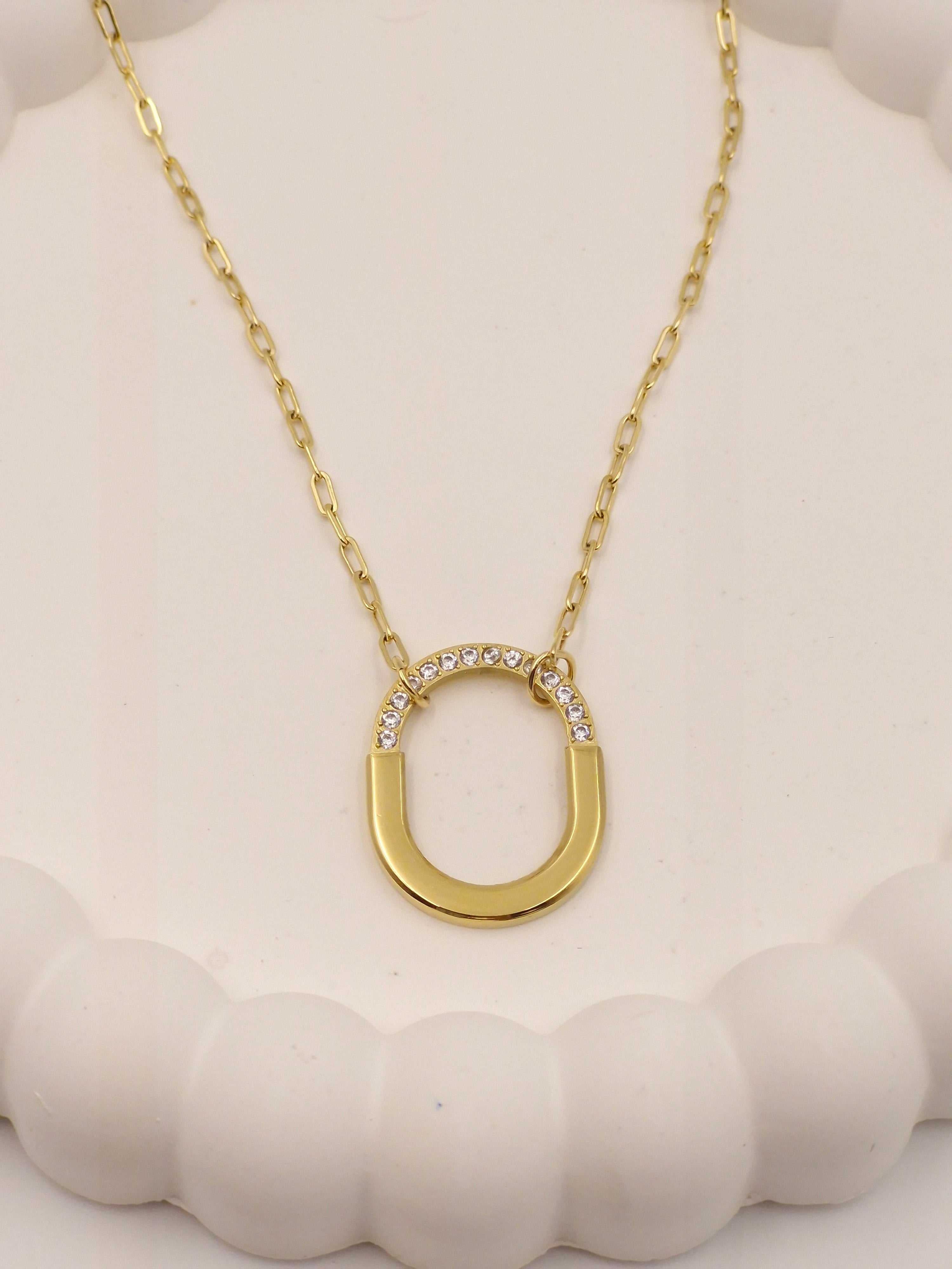 Grace Oval Pendant Necklace | Anti-Tarnish Stainless Steel 18K Gold Plated Chain