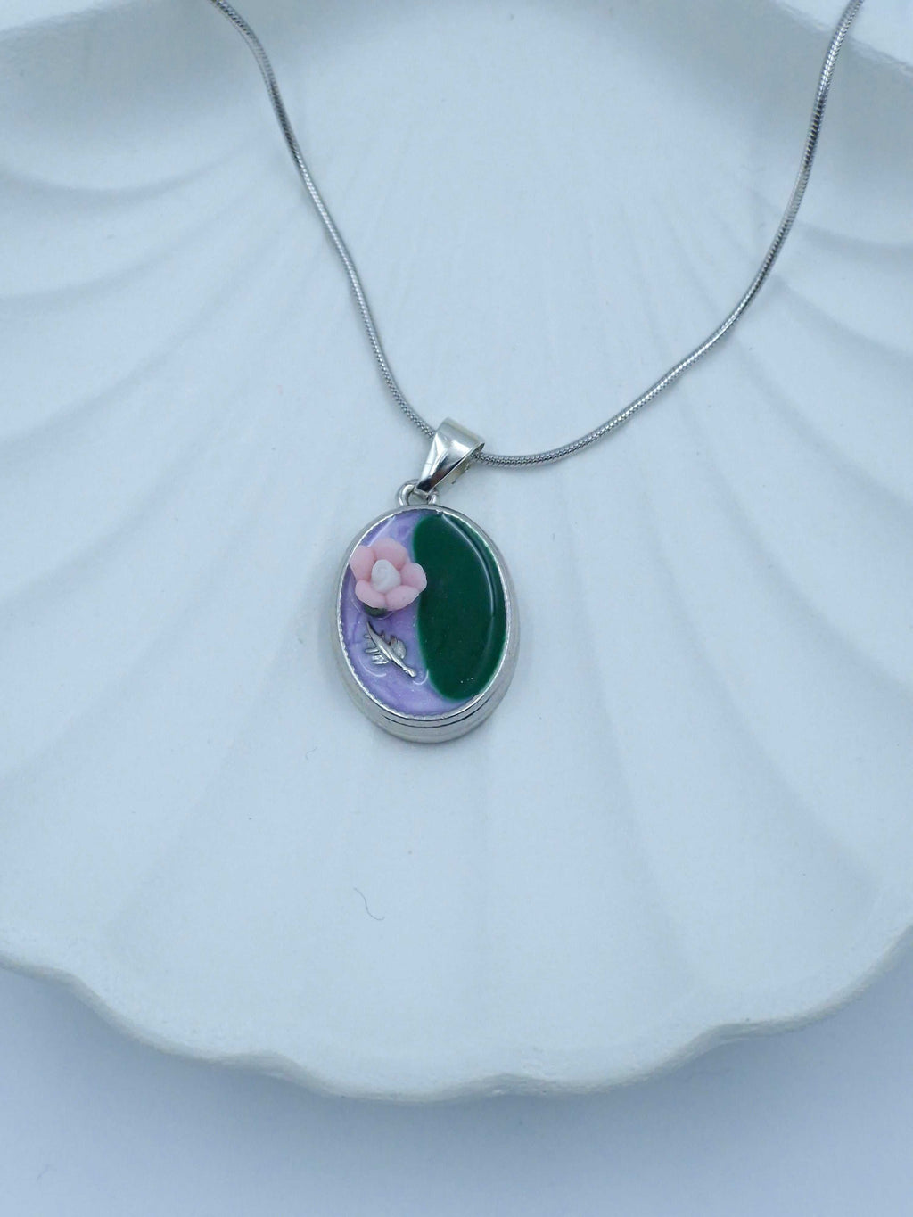 Grace Oval Minakari Floral Pendant Necklace | Stainless Steel | Anti-Tarnish
