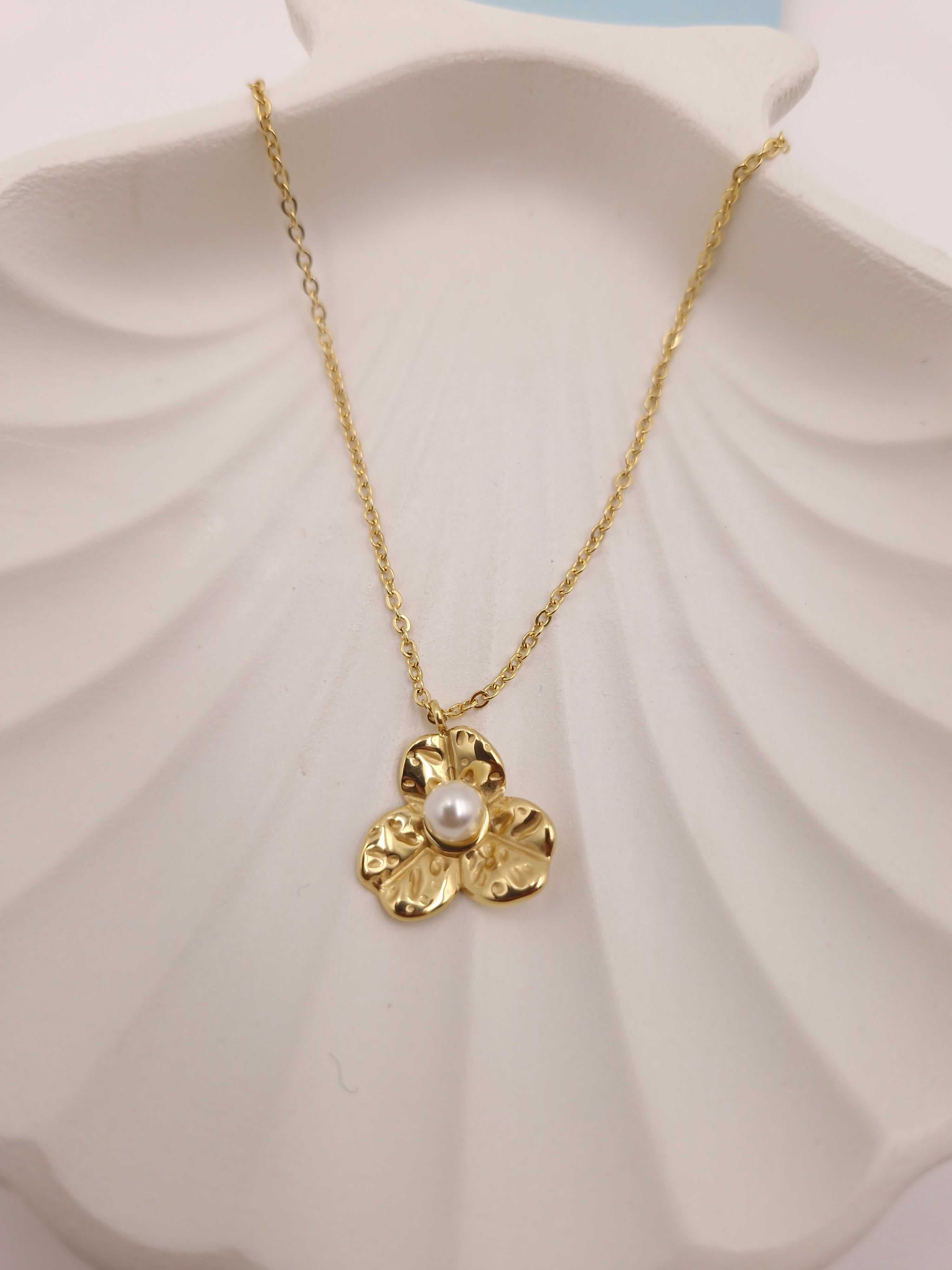 Gold Flower Necklace with Pearl | Stainless Steel & Anti-Tarnish