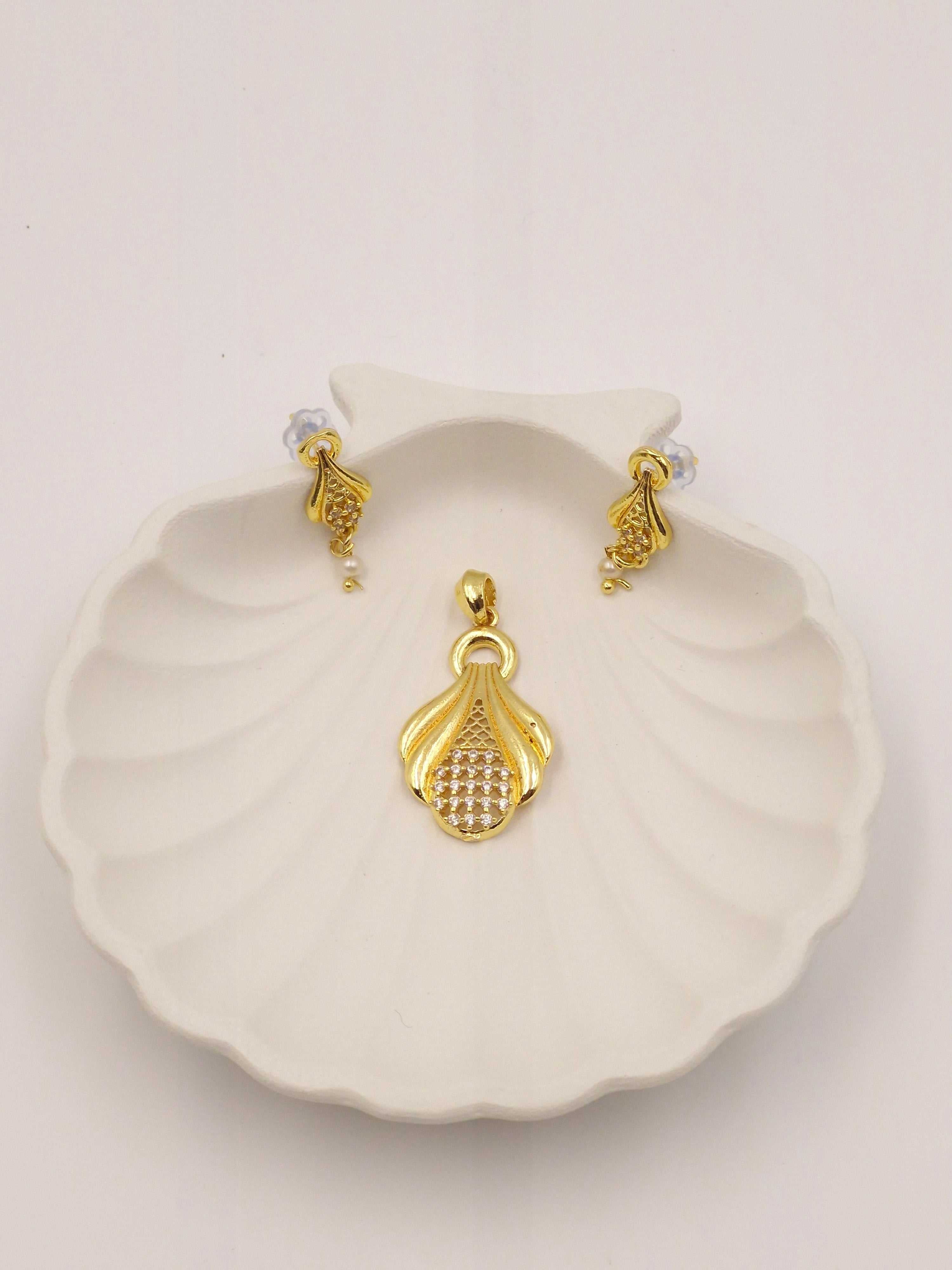 Gold Plated Teardrop Pendant and Earrings Set with Faux Pearl & Cubic Zirconia