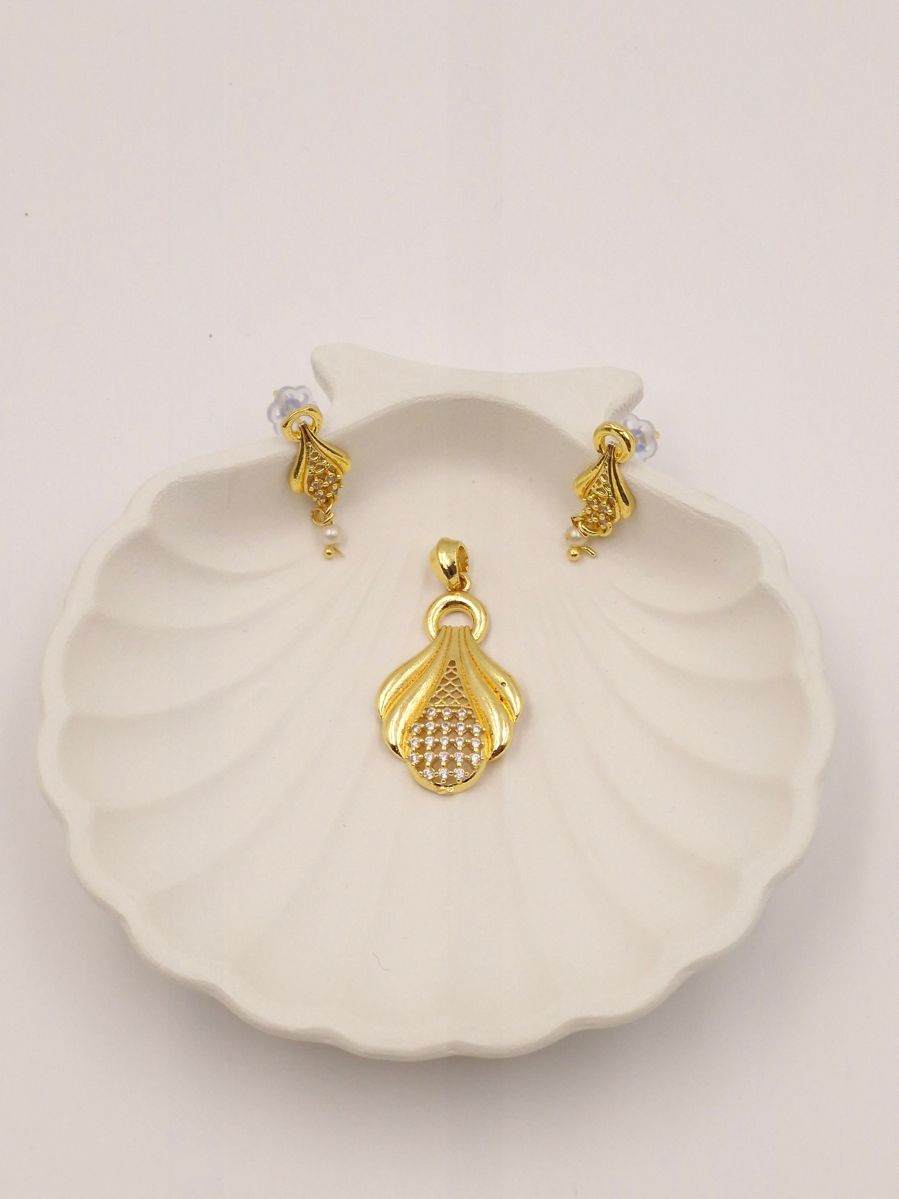 Gold Plated Teardrop Pendant and Earrings Set with Faux Pearl & Cubic Zirconia