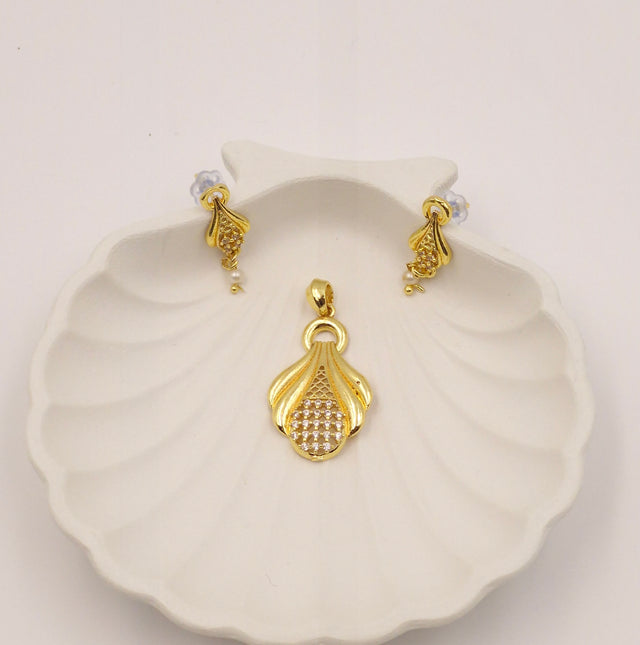 Gold Plated Teardrop Pendant and Earrings Set with Faux Pearl & Cubic Zirconia
