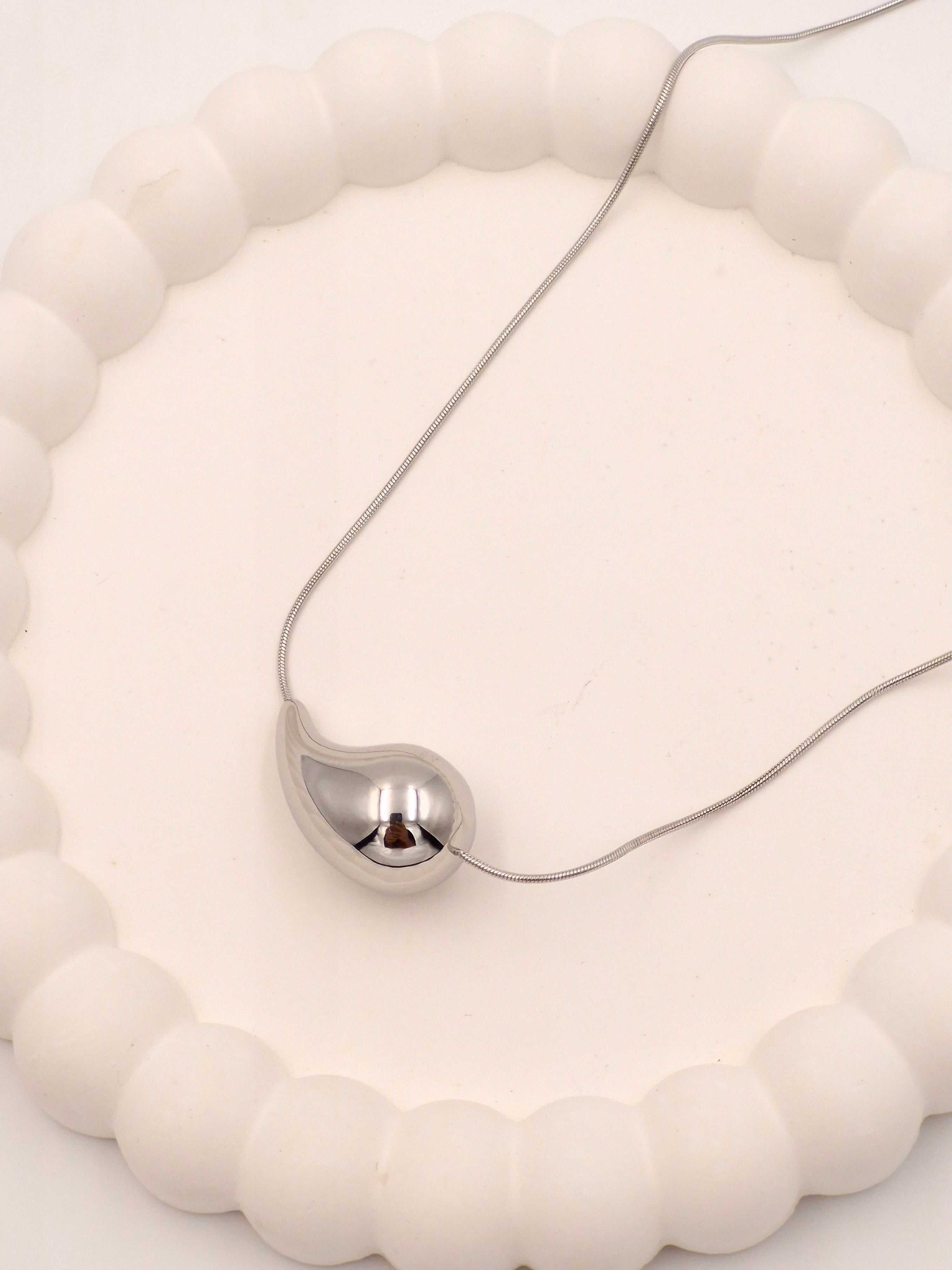 Sculptural Liquid Teardrop Necklace | Anti-Tarnish Silver Tone