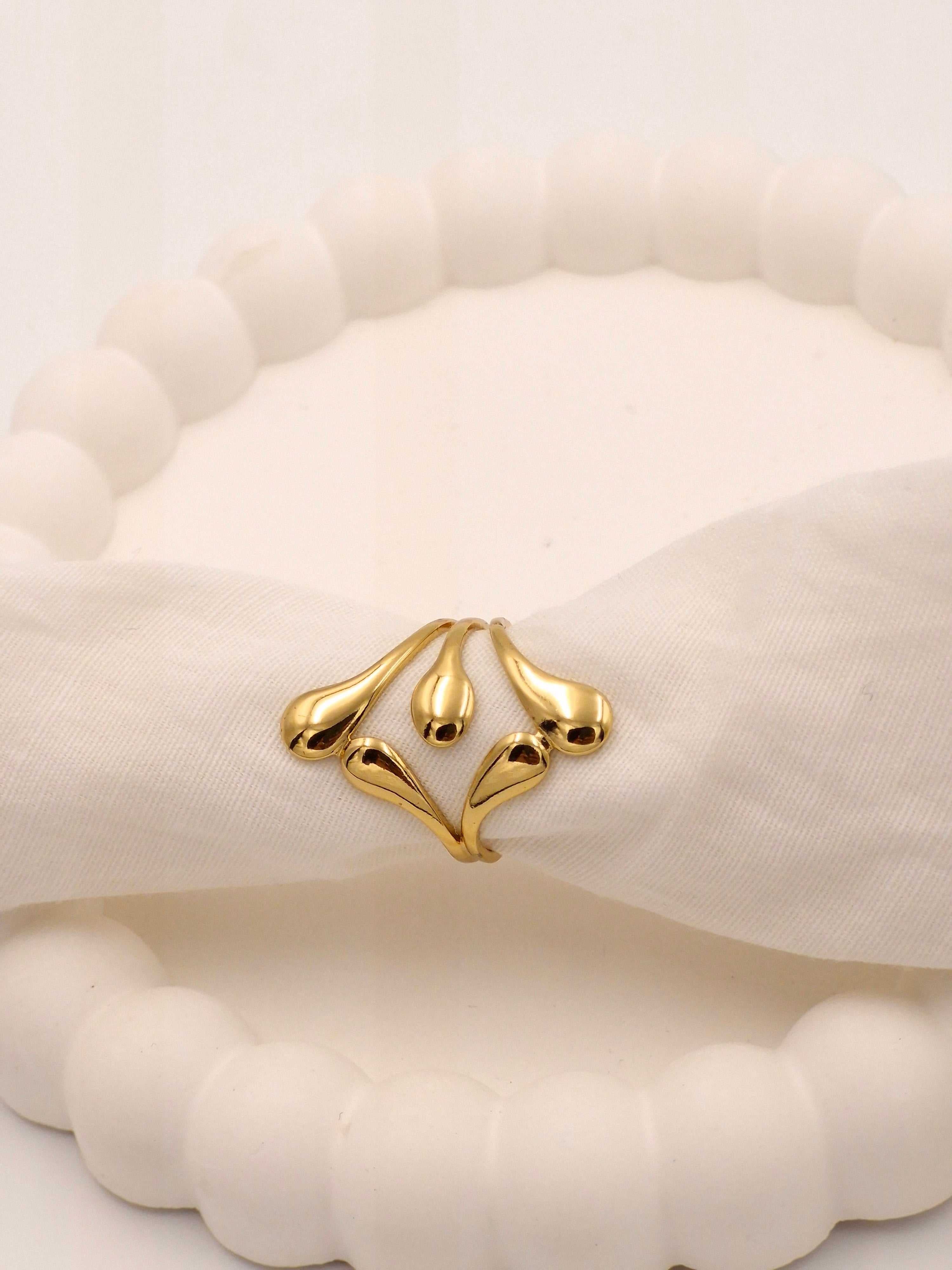Chic Teardrop Cluster Open Ring | Anti-Tarnish Golden Bloom