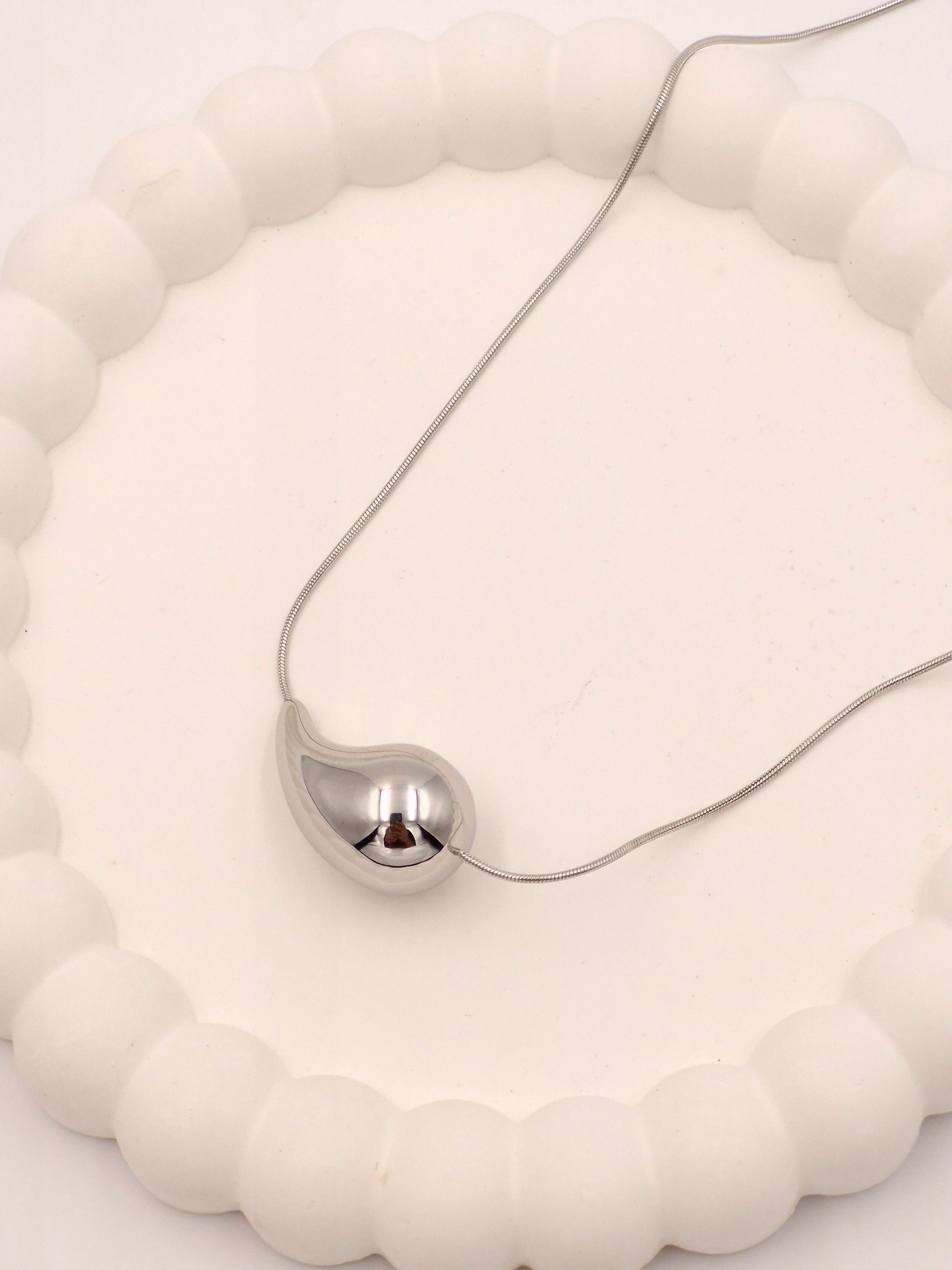 Sculptural Liquid Teardrop Necklace | Anti-Tarnish Silver Tone