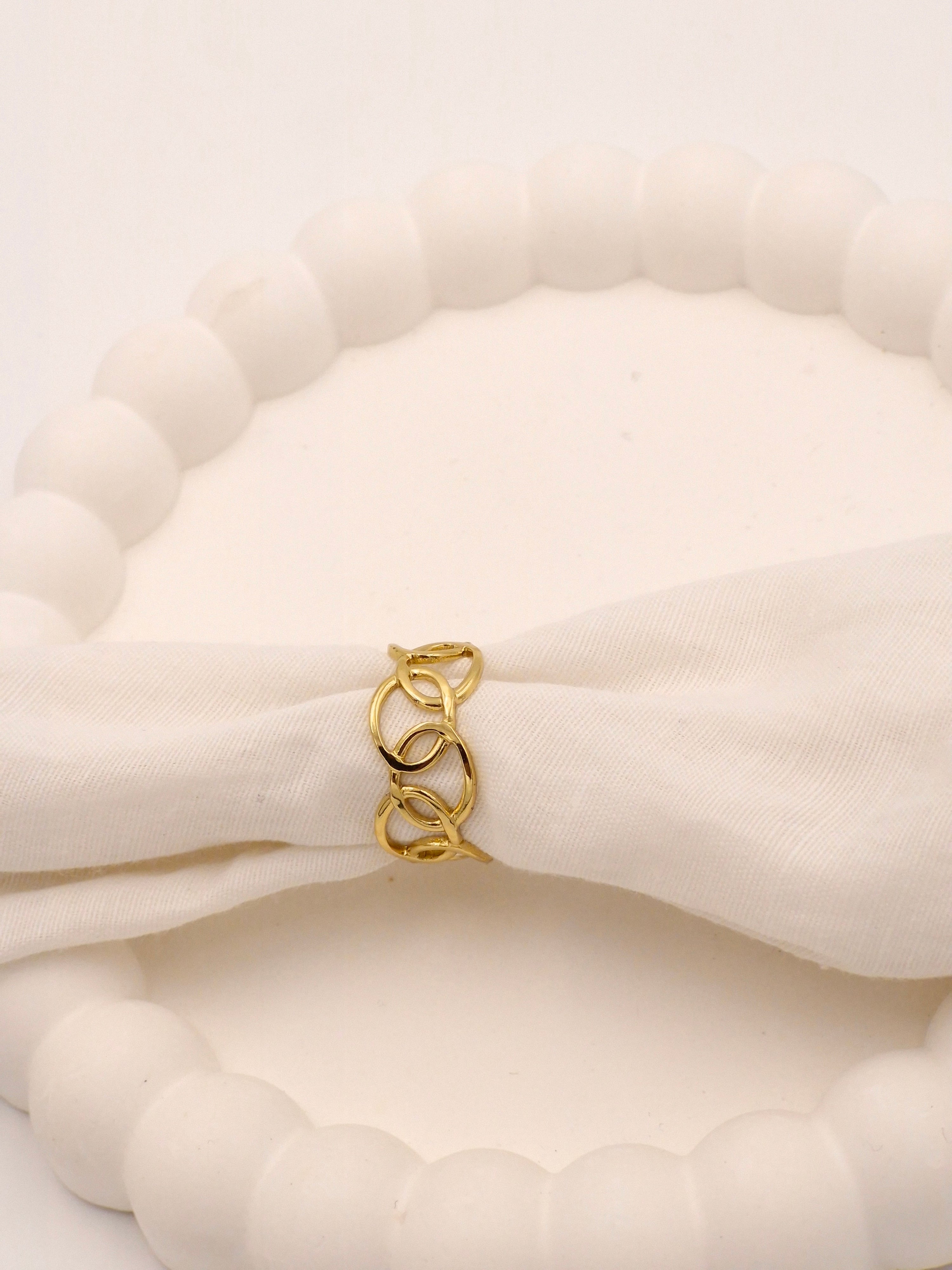 Modern Interlocking Circles Ring | Anti-Tarnish Golden Wear