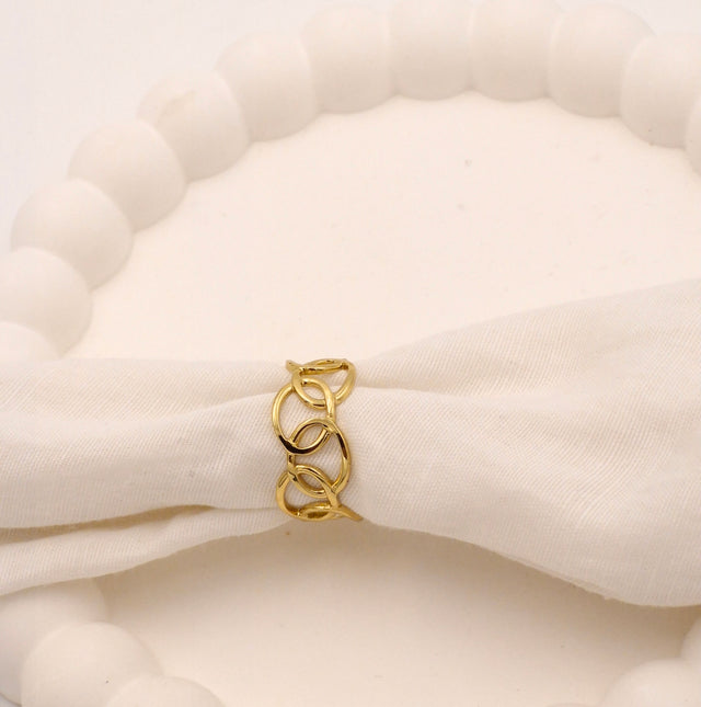 Modern Interlocking Circles Ring | Anti-Tarnish Golden Wear