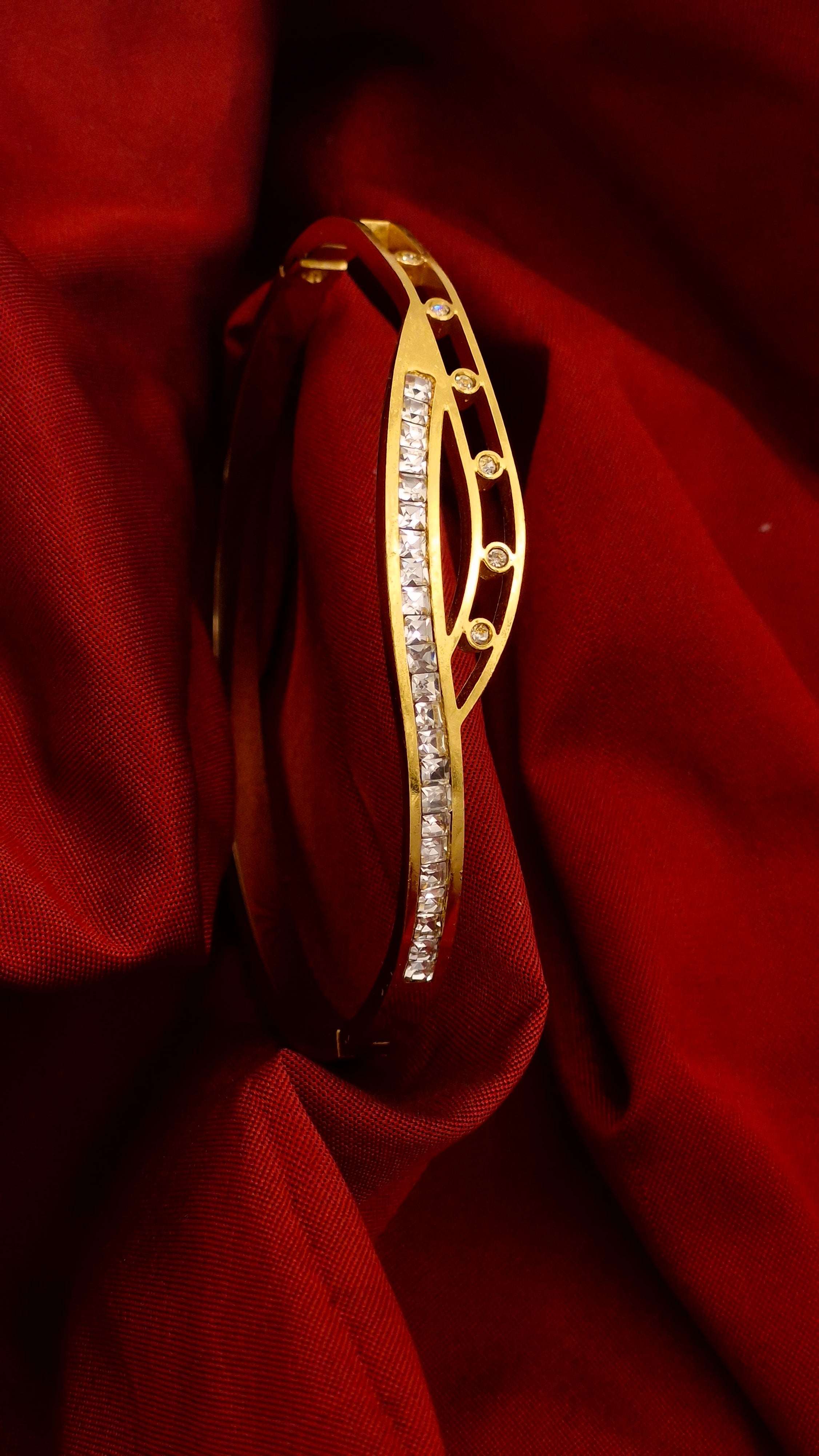 Diamond-Studded Wave Design Kada for Women & Girls | Anti-Tarnish Stainless Steel Bracelet