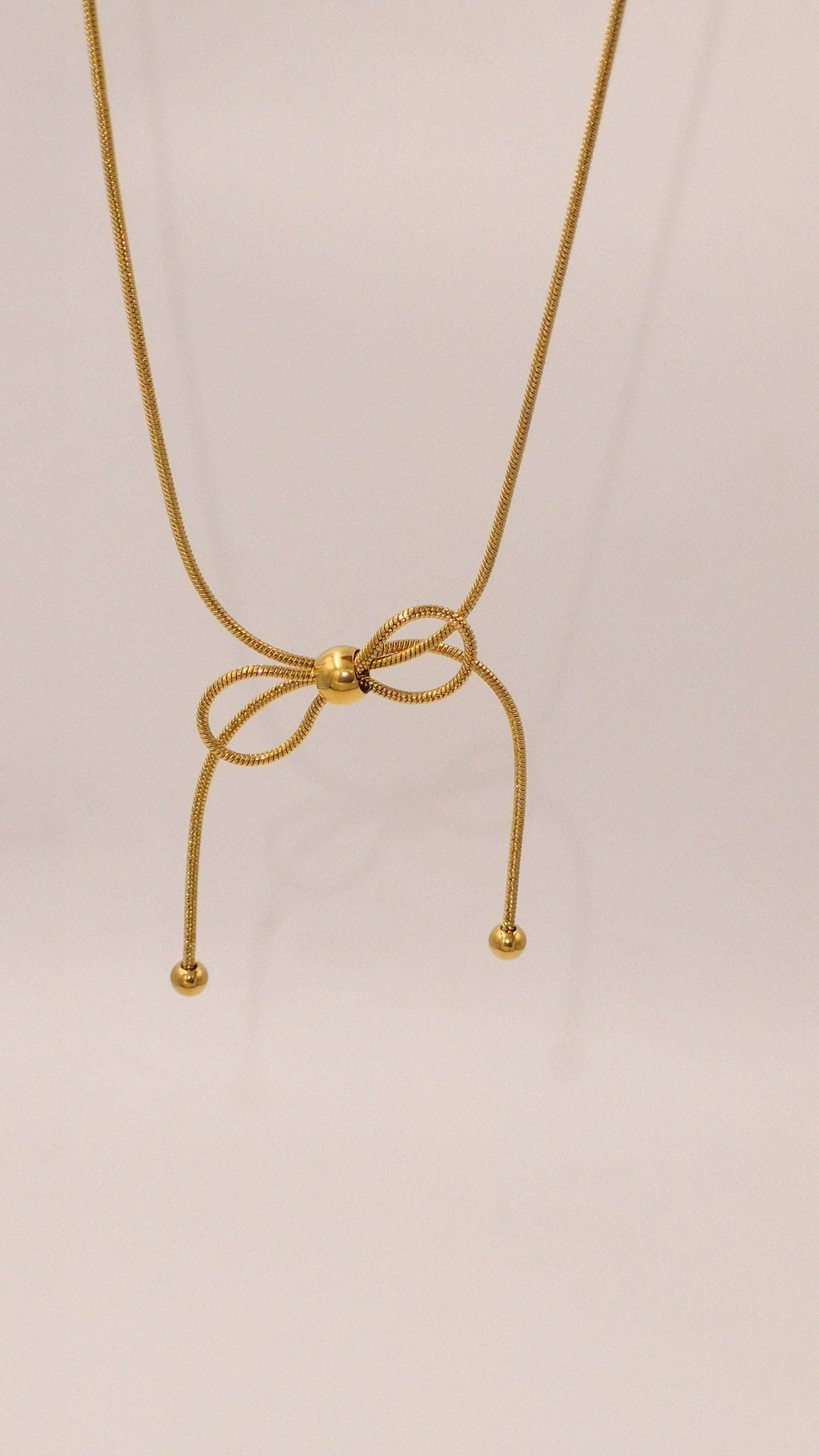 Minimalist Gold Love Knot Pendant Necklace | Elegant Anti-Tarnish Infinity Knot Chain