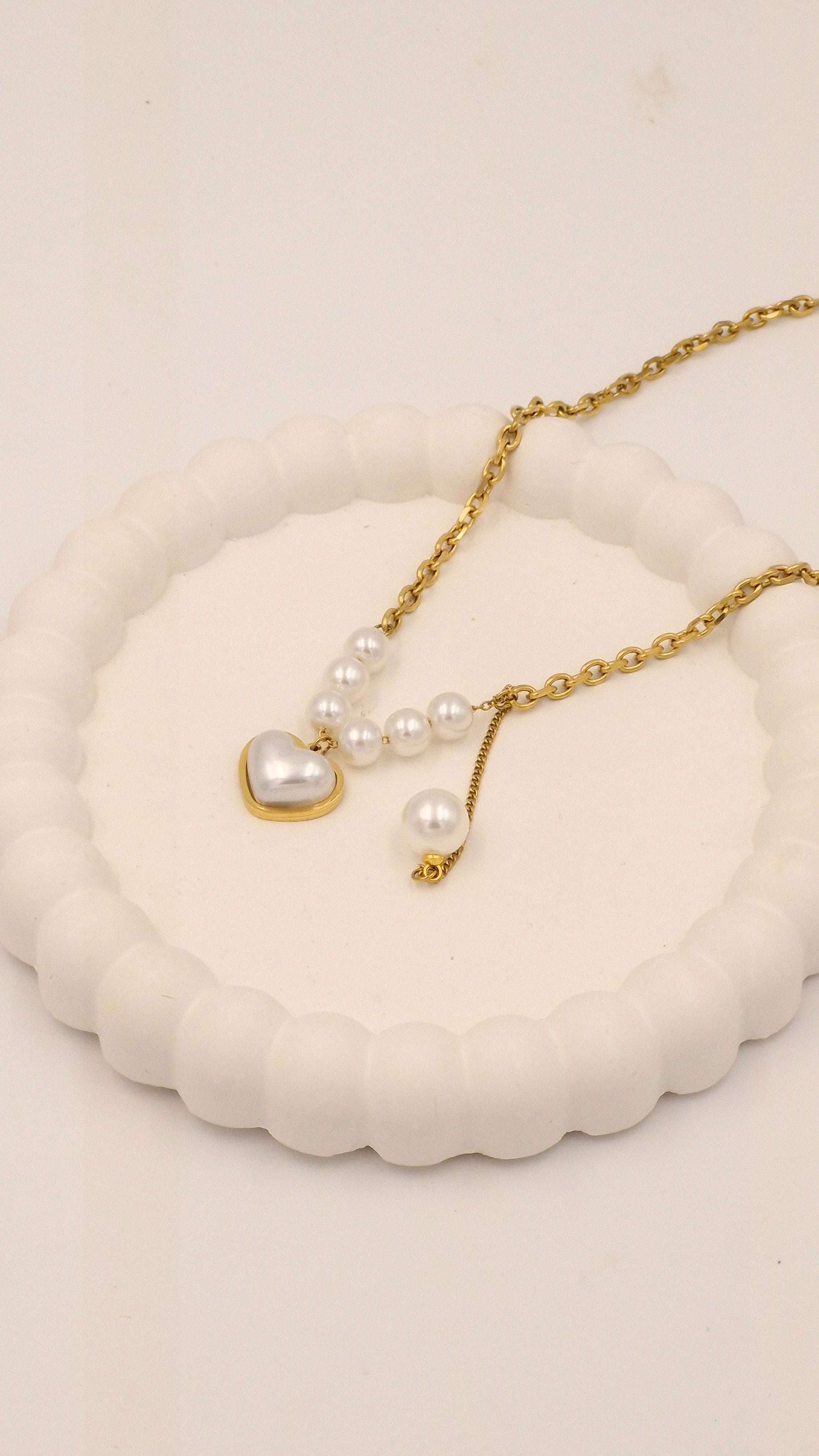 Modern Pearl-Accented Heart Necklace | Sculptural Gold Snake Chain Pendant