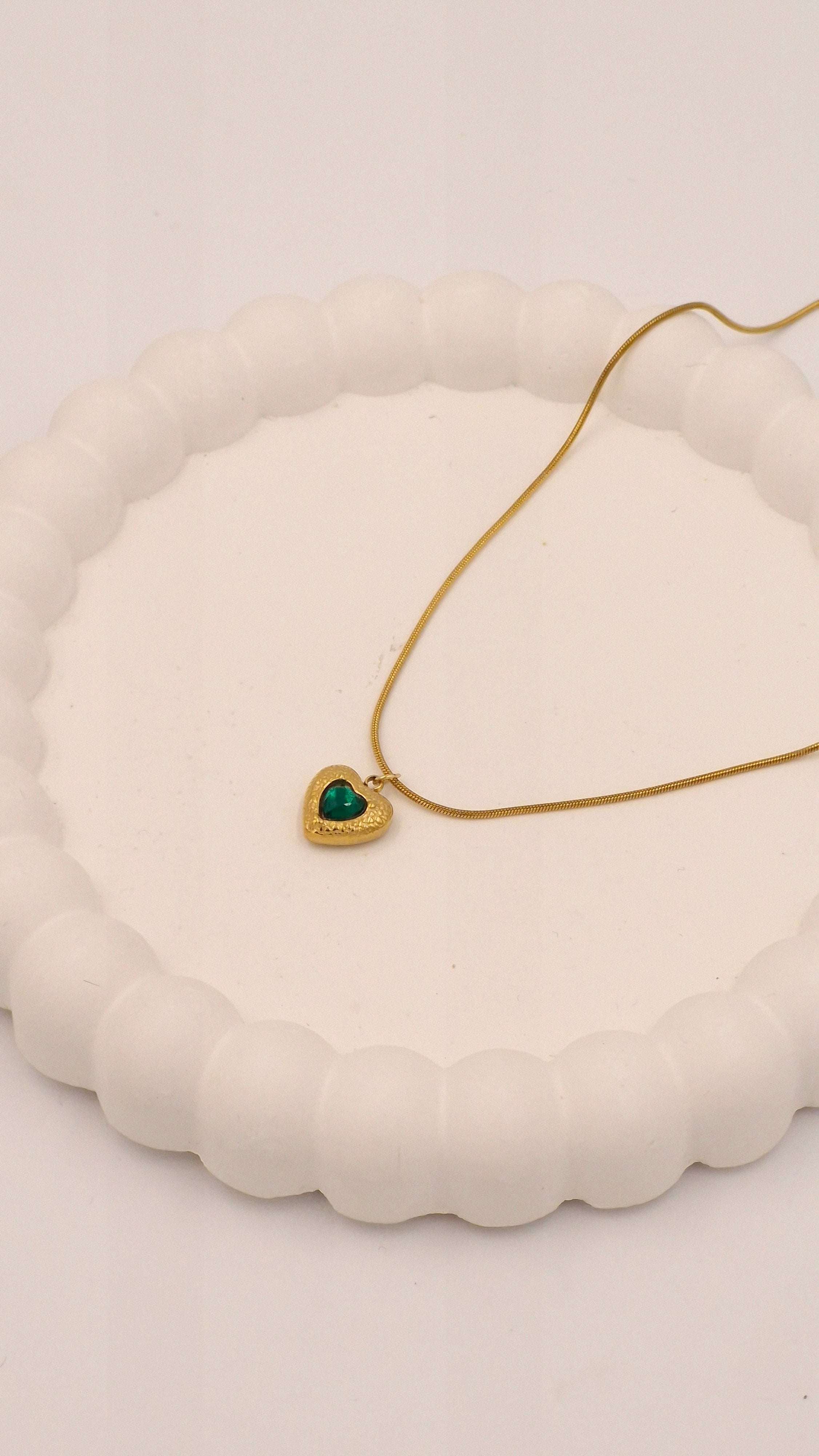 Minimalist Emerald Green Heart Pendant Necklace | Elegant Anti-Tarnish Gold Finish Chain for Women & Girls