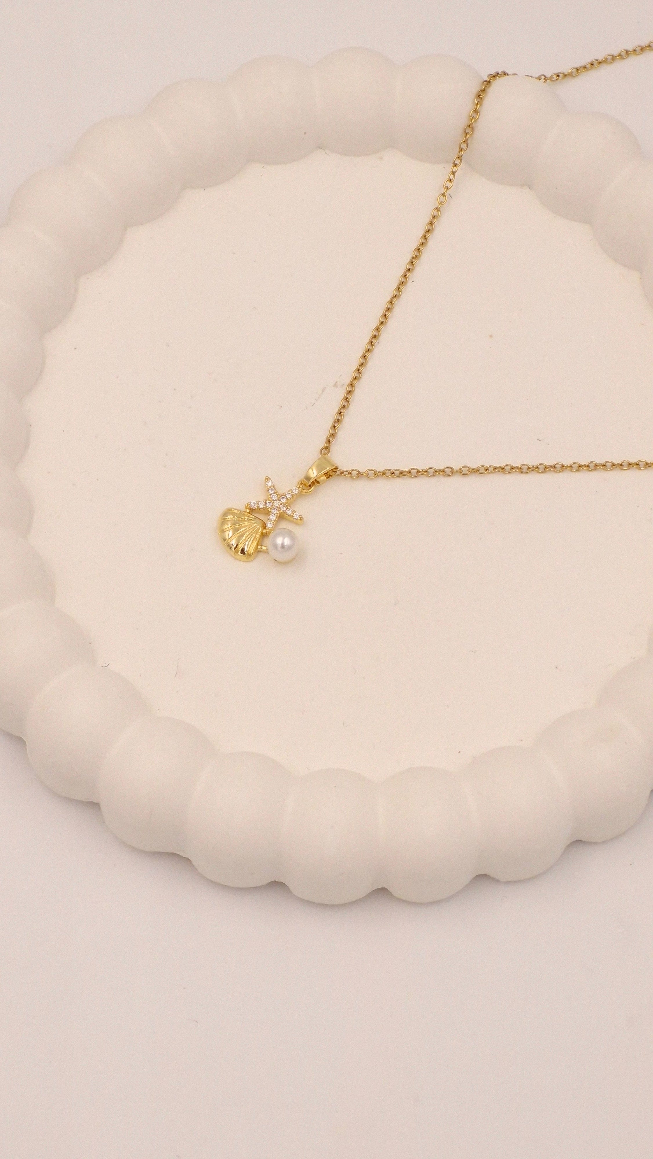 Golden Starfish Seashell Pendant Necklace | Elegant Ocean-Inspired Anti-Tarnish Jewellery
