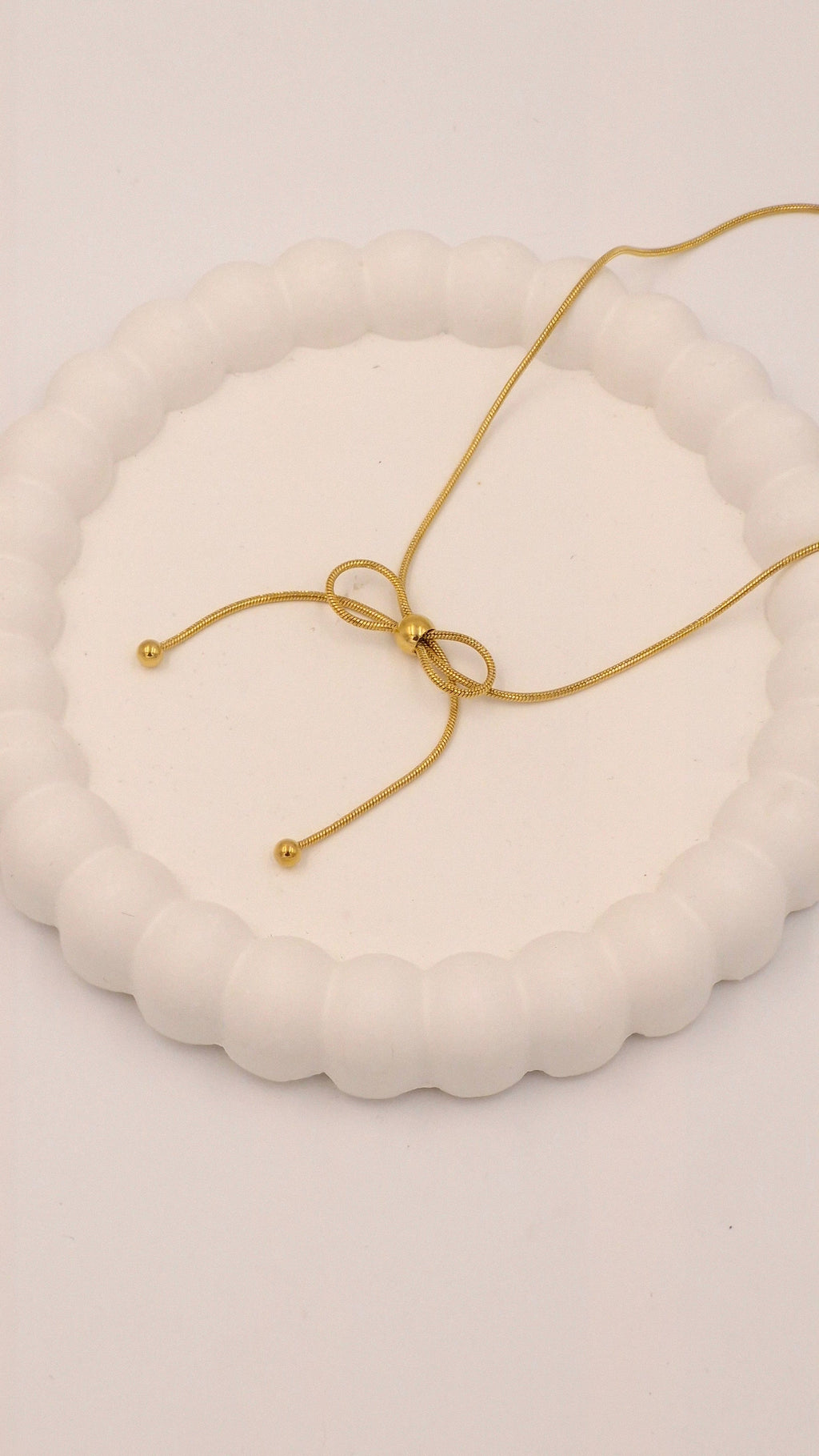 Minimalist Gold Love Knot Pendant Necklace | Elegant Anti-Tarnish Infinity Knot Chain