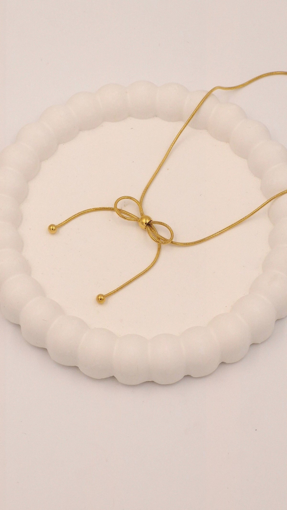 Minimalist Gold Love Knot Pendant Necklace | Elegant Anti-Tarnish Infinity Knot Chain