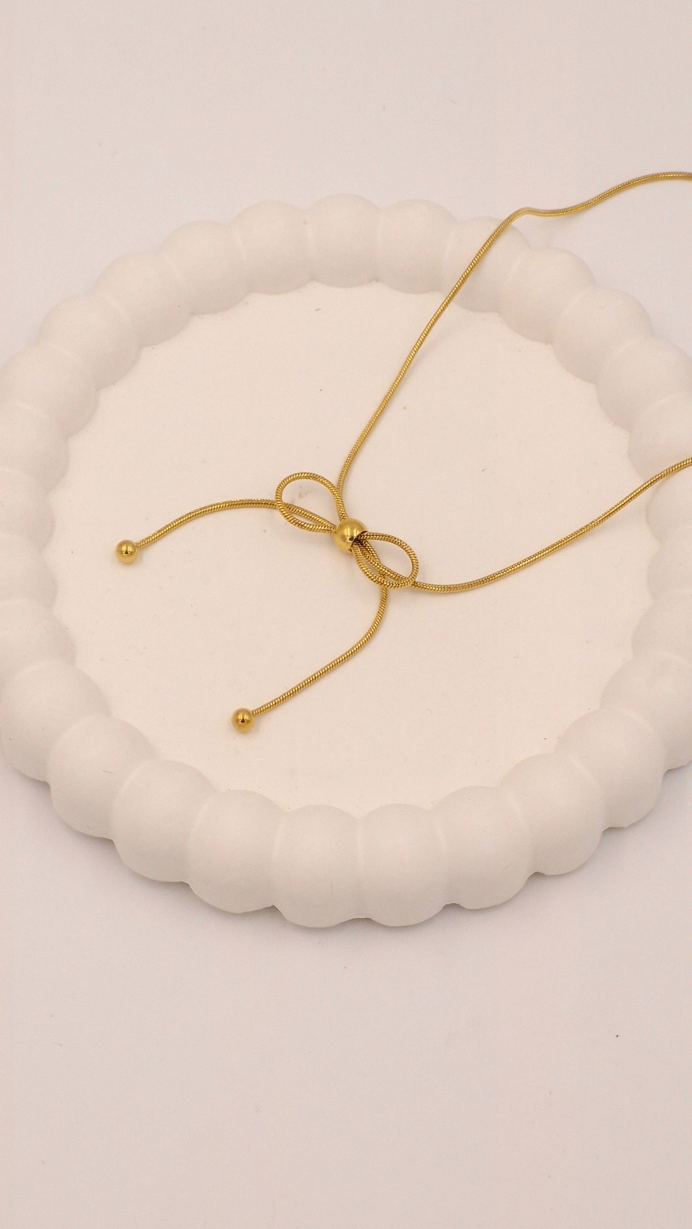 Minimalist Gold Love Knot Pendant Necklace | Elegant Anti-Tarnish Infinity Knot Chain