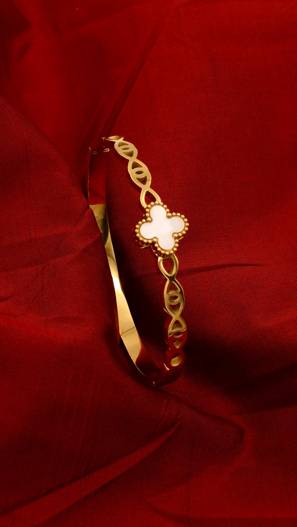 18K Gold Plated Clover Charm Anti-Tarnish Bracelet for Women | Waterproof Hypoallergenic Festive Jewellery