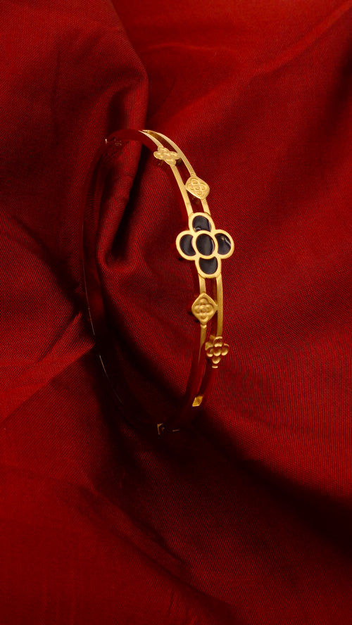 18K Gold Plated Black Clover Anti-Tarnish Bracelet for Women | Waterproof Hypoallergenic Statement Jewellery