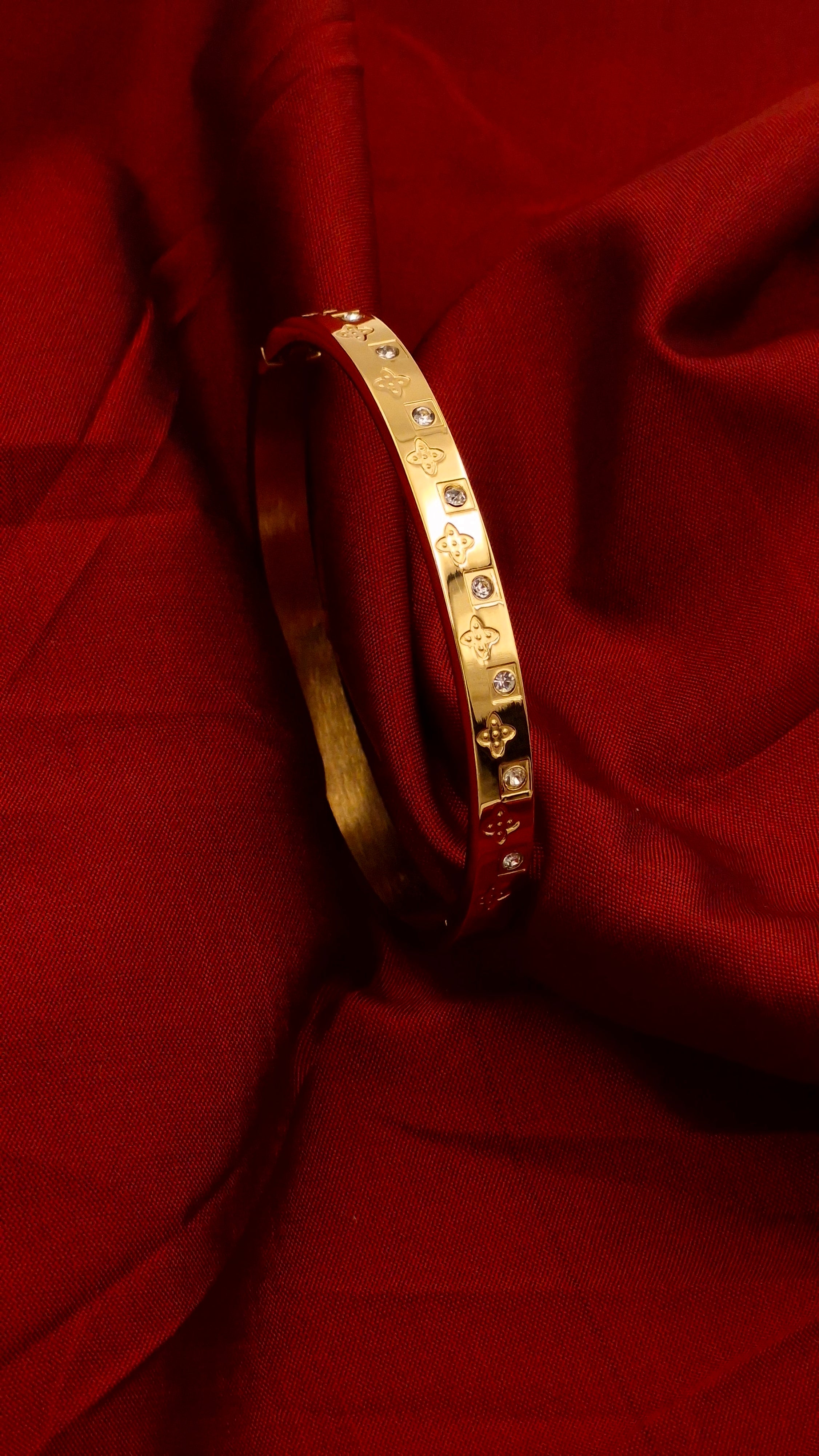 18K Gold Plated Crystal Clover Anti-Tarnish Bracelet for Women | Waterproof Hypoallergenic Festive Jewellery