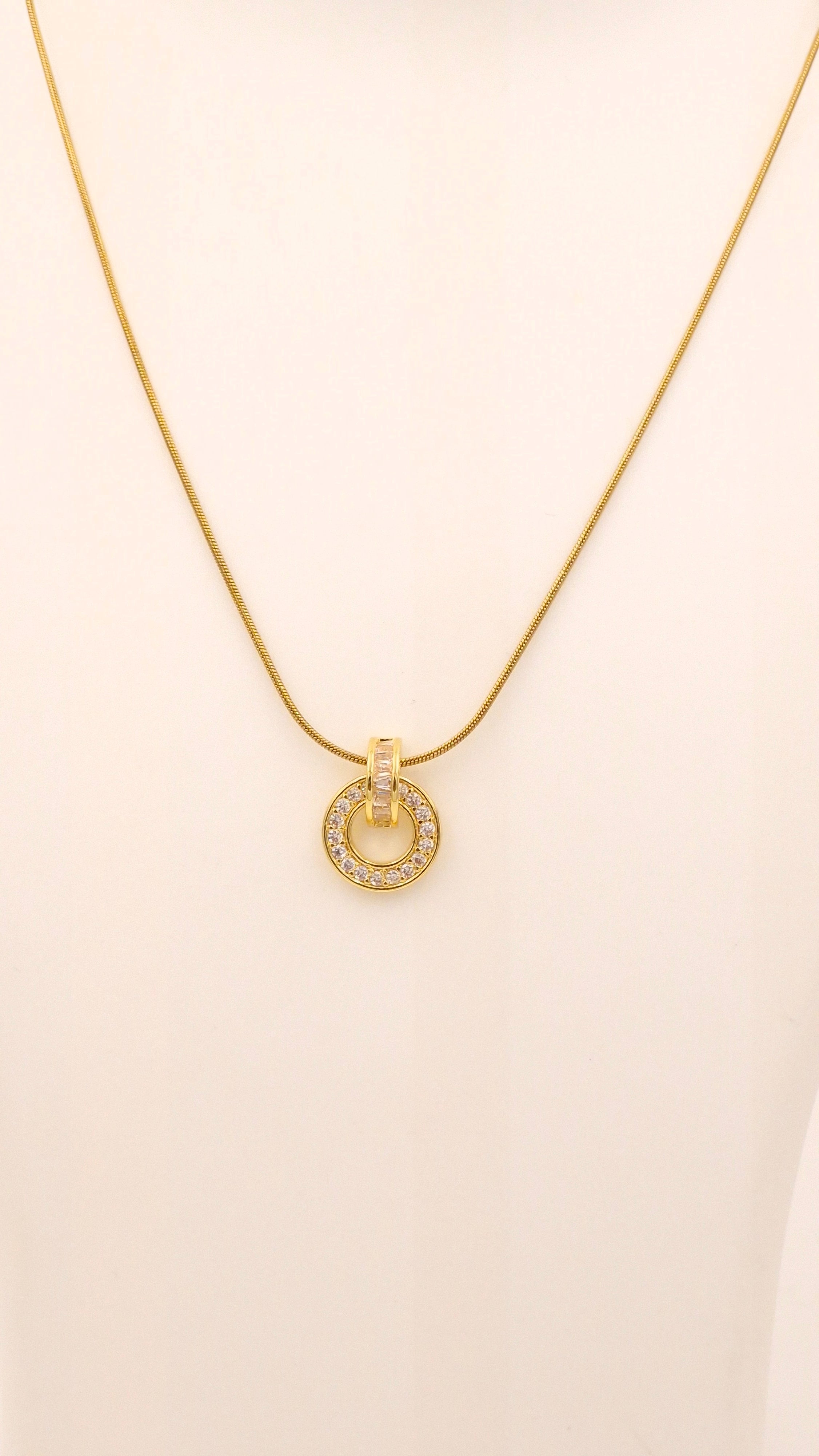 18K Gold Plated Circle pendant Necklace for Women | Anti-Tarnish Waterproof Hypoallergenic Jewellery