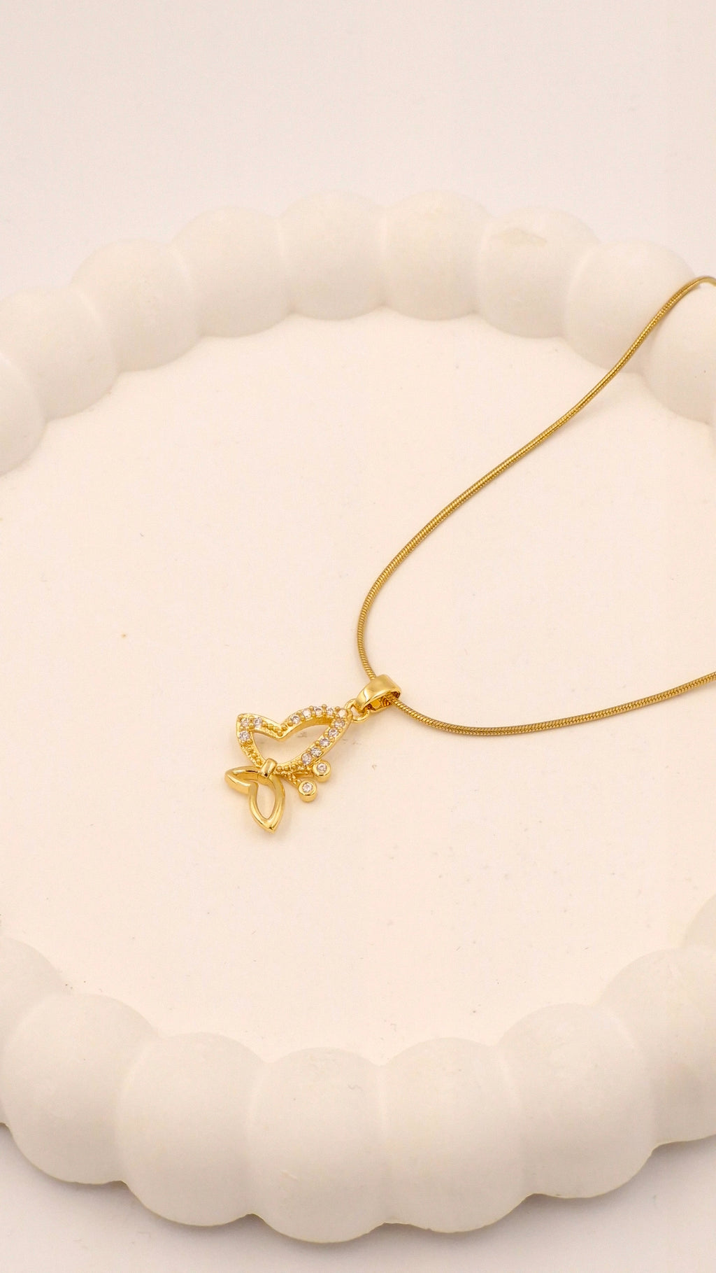 Beautiful butterfly pendant necklace jewellery gift for girlfriend, wife, sister for birthday anniversary Valentine and Diwali