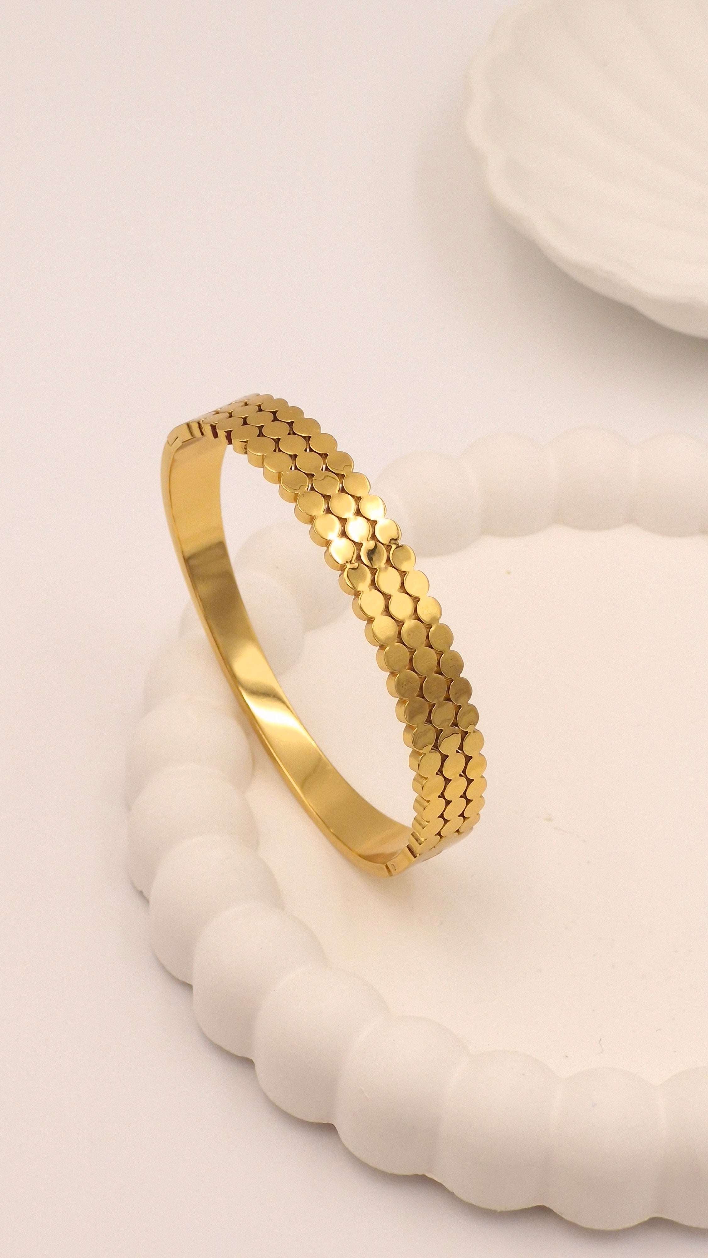 Gold Finish Textured Pattern Anti-Tarnish Stainless Steel Kada for Women