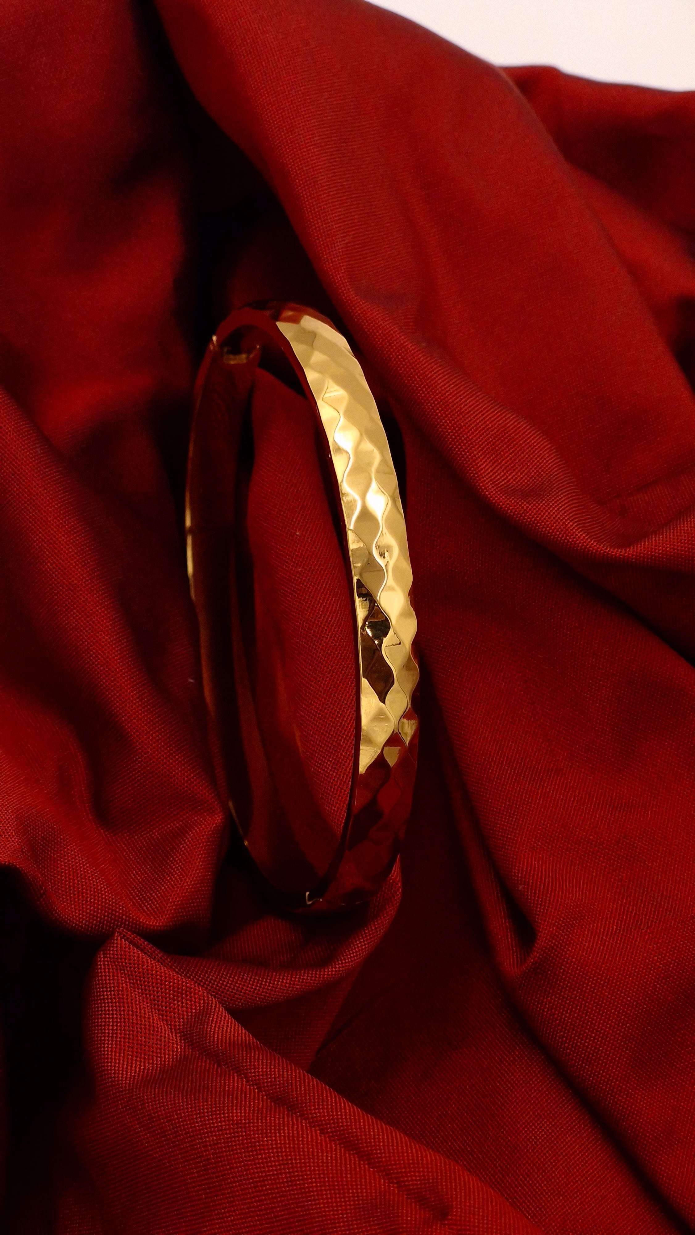 Hammered Texture Gold-Finish Anti-Tarnish Slim Kada for Women
