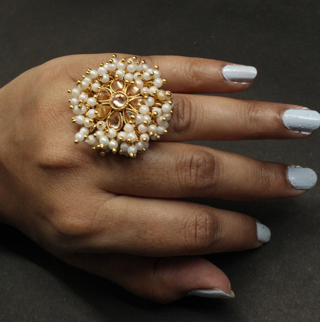 Elegant Pearl Cluster Ring - Perfect for Any Occasion!