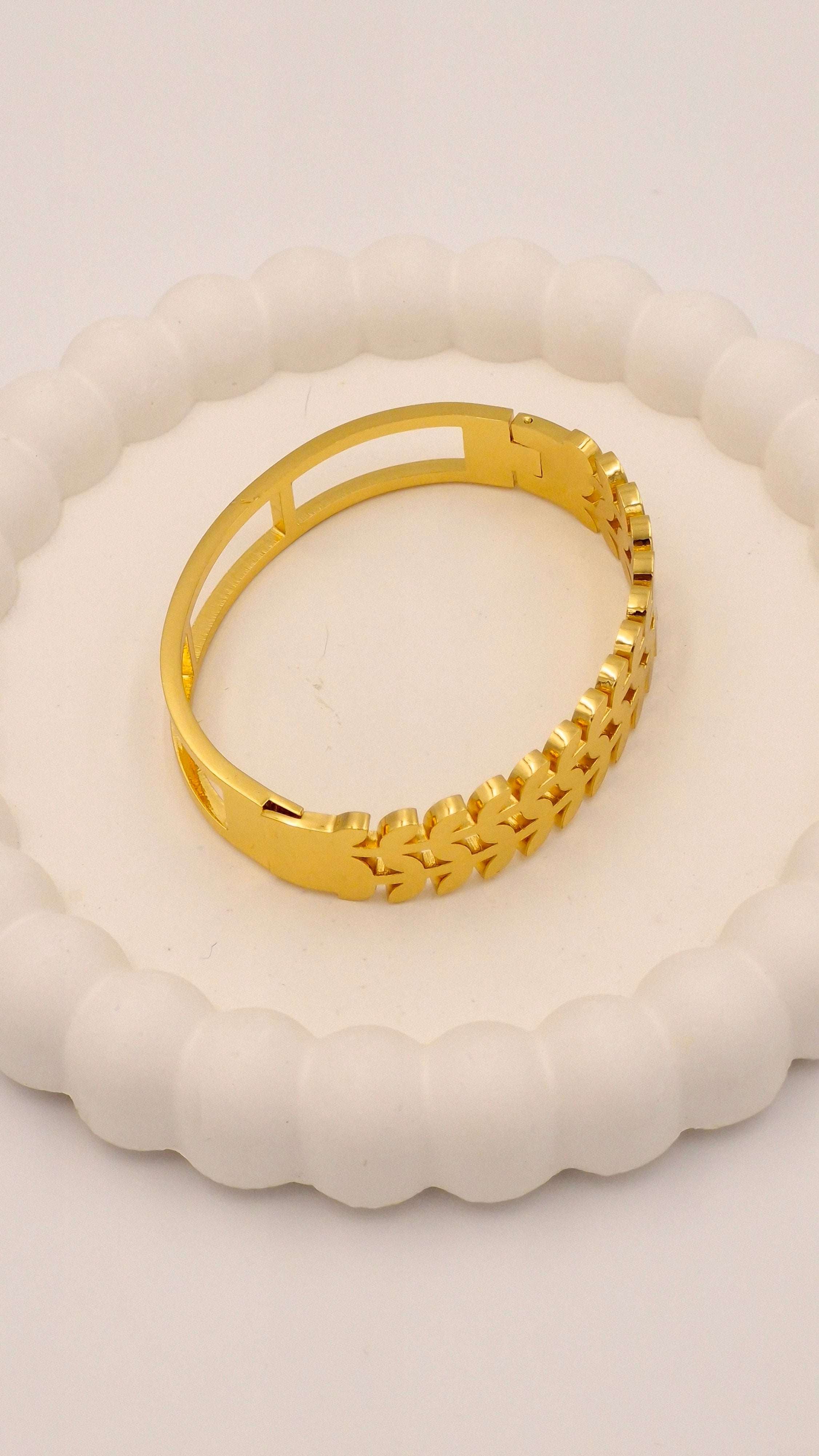Link Pattern Gold Finish Anti-Tarnish Stainless Steel Kada