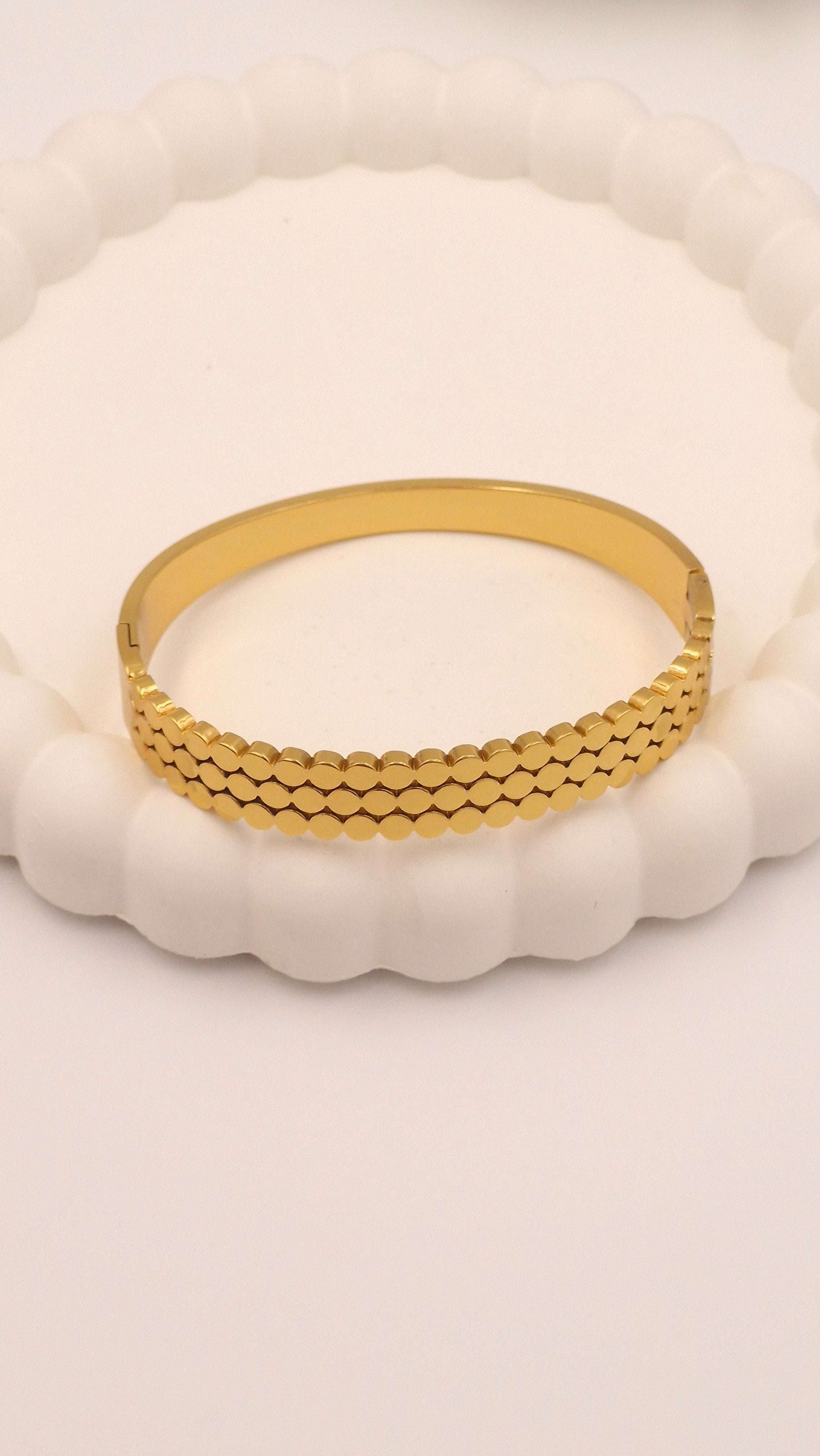 Gold Finish Textured Pattern Anti-Tarnish Stainless Steel Kada for Women
